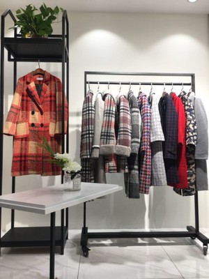 名哥17秋冬装 库存品牌折扣女装批发，一手货源助力零售新商机