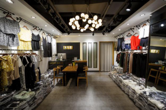 四季青意法服饰城革新零售模式，千店同启夜间零售新篇章