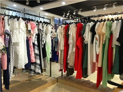 品牌折扣店进货指南 挖掘艾芙丽2014夏装尾货的批发商机